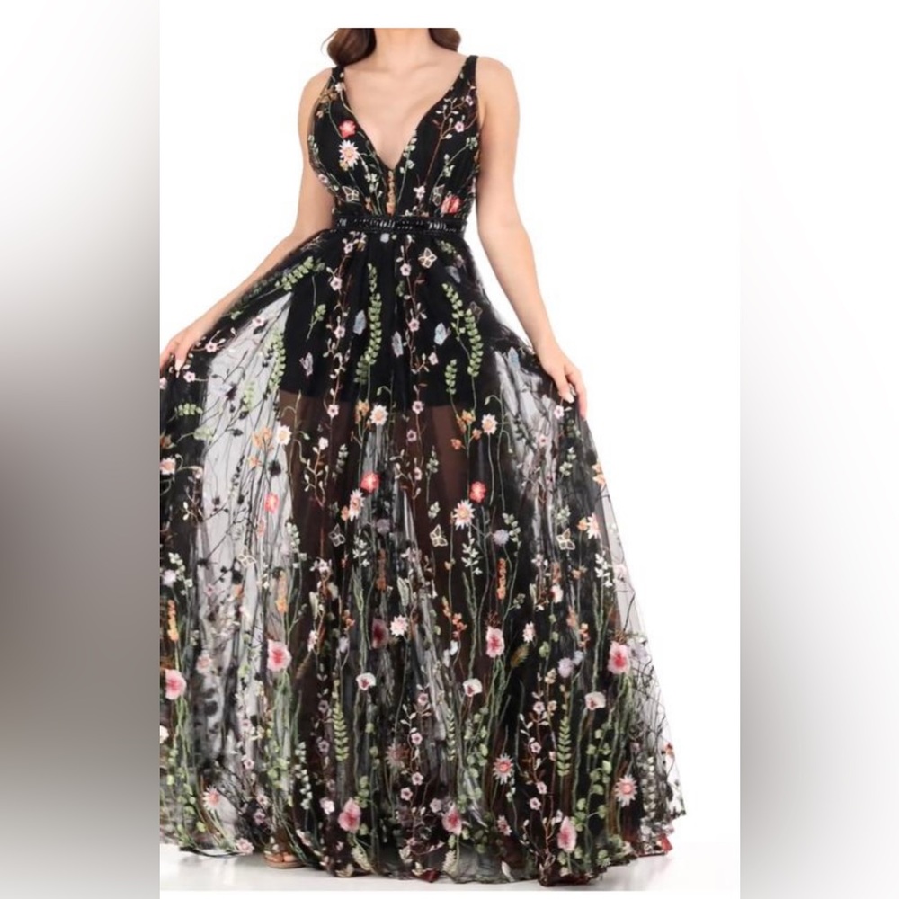 Mac Duggal Floral Embroidered Grown - Picture 4 of 10